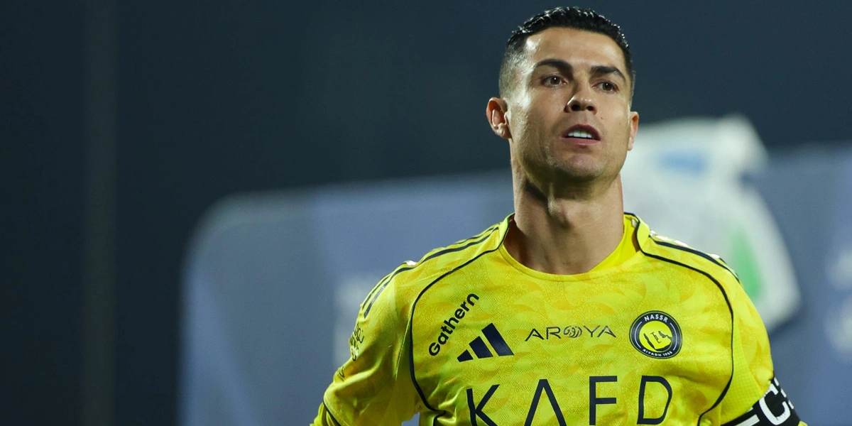 Mohamed Salah atau Bruno Fernandes Bisa Gantikan Ronaldo di Al Nassr?